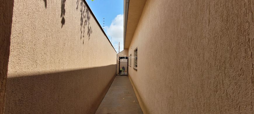 Residência de Luxo à Venda em Campo Grande-MS: 4 Quartos, 1 Suíte, 222m² no Parque Residencial Rita