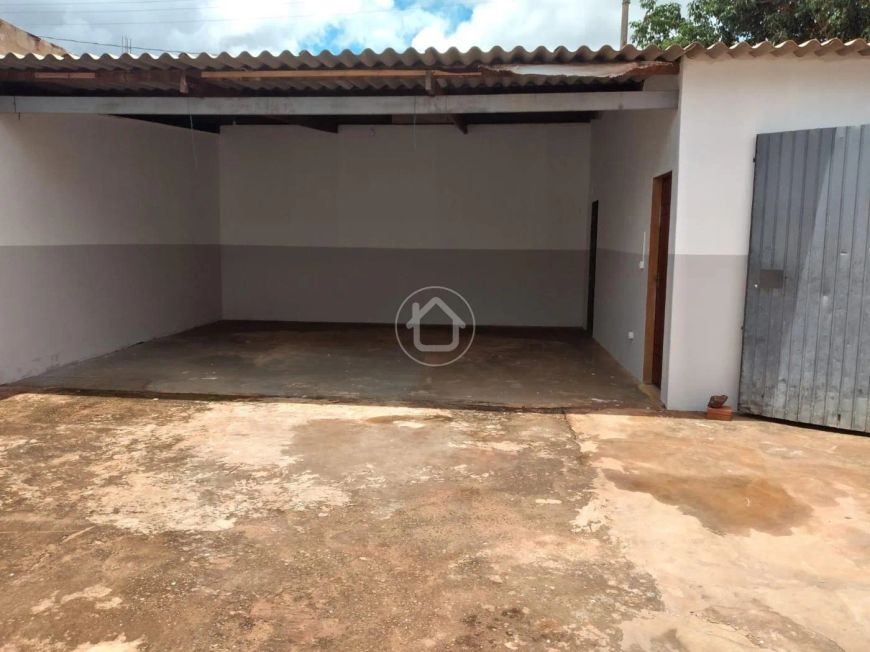 IMÓVEL COMERCIAL COM CASA NOS FUNDOS