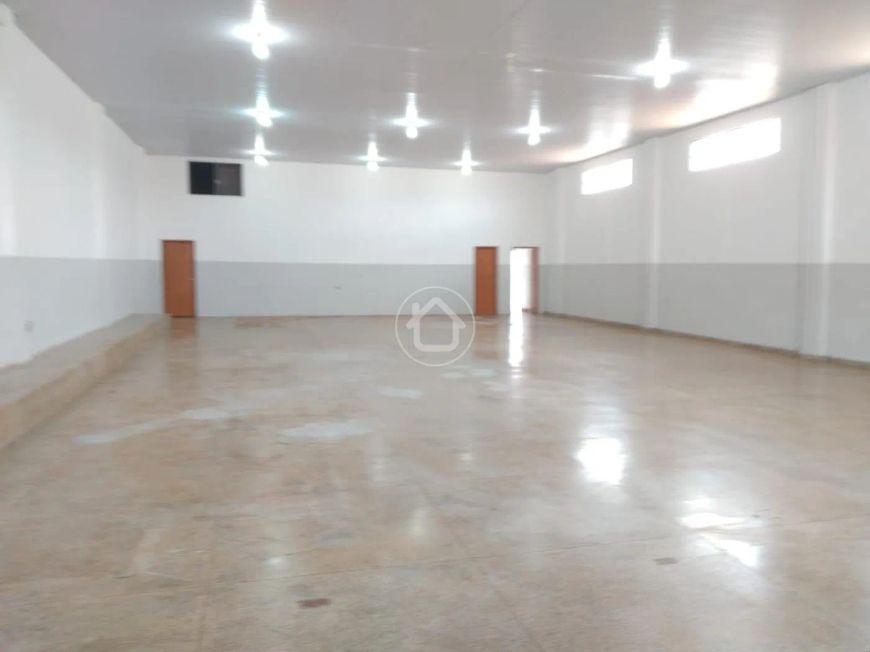 IMÓVEL COMERCIAL COM CASA NOS FUNDOS