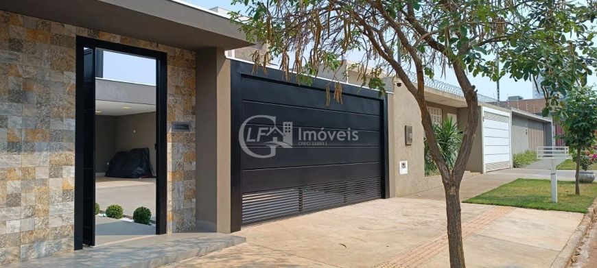 Venda de Casa de 3 quartos na Vila do Polonês em Campo Grande-MS: 230m², suite, 4 vagas