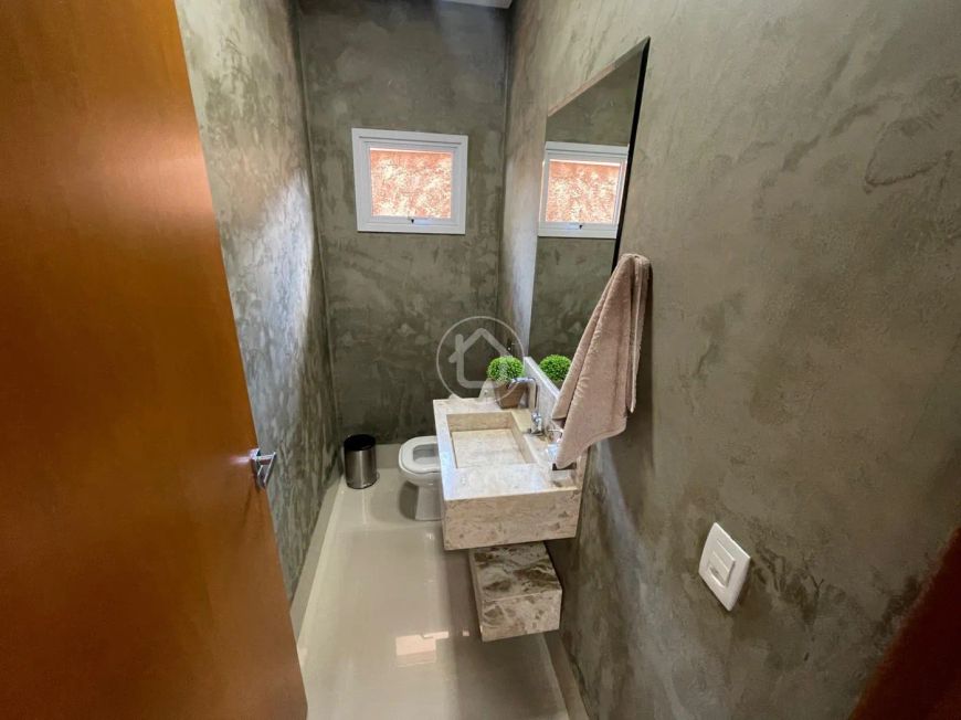 CASA TERREA 3 QUARTOS SENDO 1 SUITE E 1 DEMI SUITE