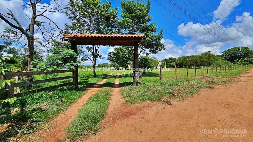 HARAS COM 4 HECTARES NA SAÍDA PARA SÃO PAULO