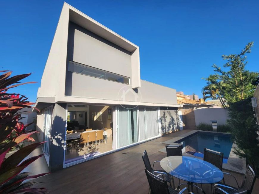 CASA TERREA - 03 SUITES