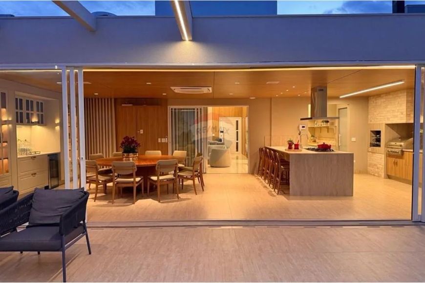 Casa térrea com 3 suítes, com energia fotovotaica