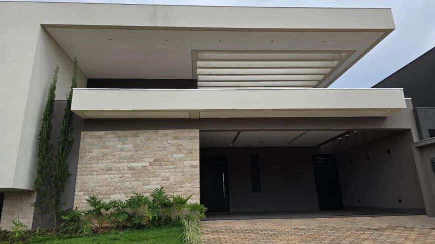Casa Térrea - Rica em Armários Planejados - 3 Suítes