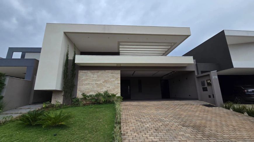 Casa Térrea - Rica em Armários Planejados - 3 Suítes