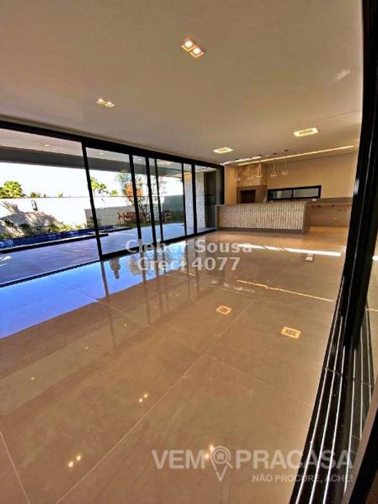 ACABAMENTO FINÍSSIMO COM 4 DORMITÓRIOS E PISCINA AQUECIDA!