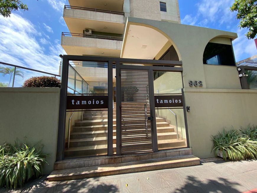 Apartamento reformado no Centro de Campo Grande - MS