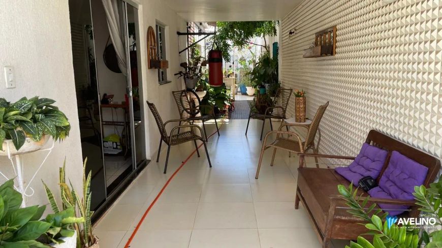 Sobrado Amplo à Venda – Bairro Amambaí
