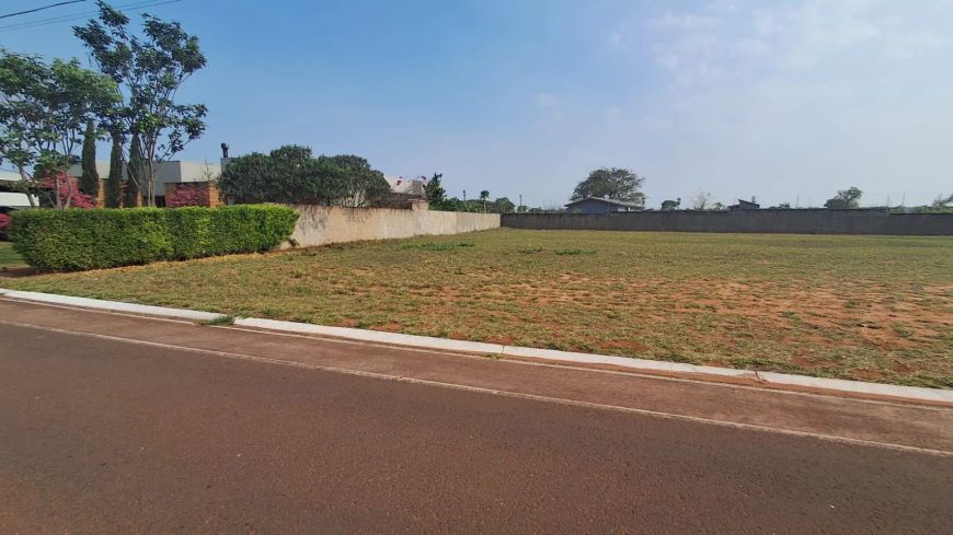 TERRENO - CONDOMINIO TERRAS DO GOLPE