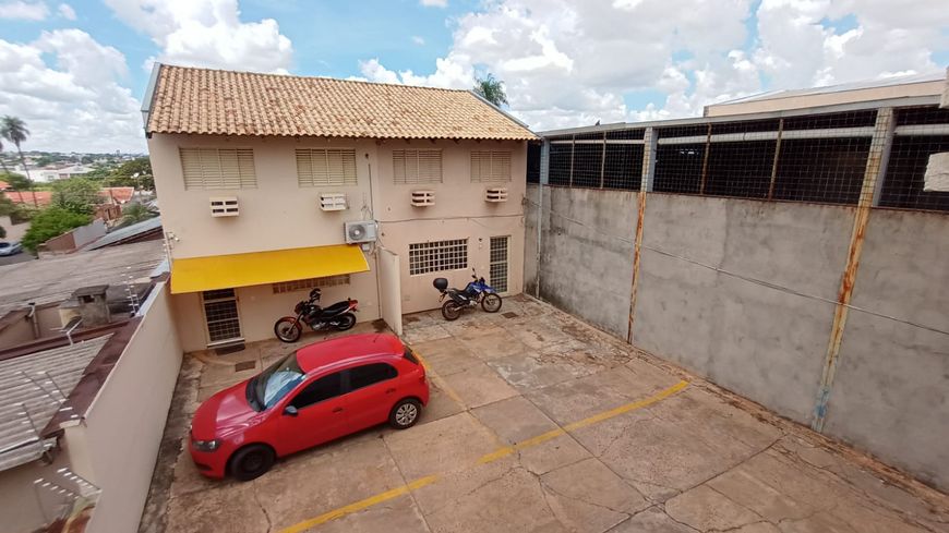 Galpão/Depósito/Armazém para venda tem 318 metros quadrados com 5 quartos