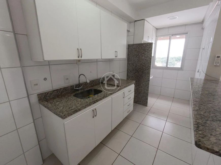APARTAMENTO COM 02 DORMITORIOS SENDO 01 SUITE