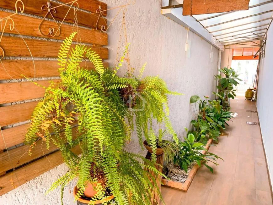 CASA COM PISCINA E HIDROMASSAGEM