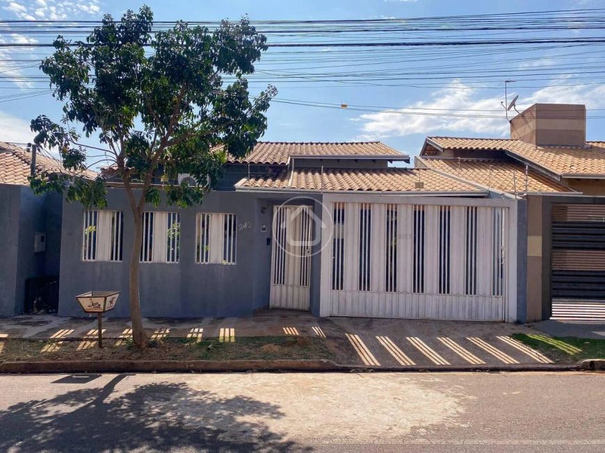 CASA COM PISCINA E HIDROMASSAGEM