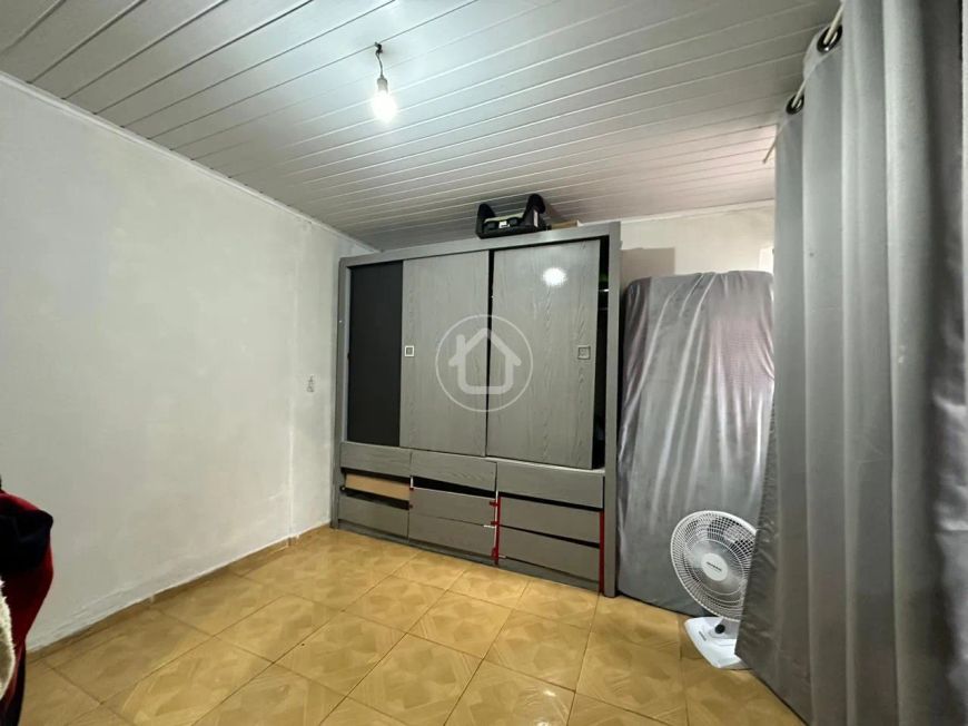 CASA 3 QUARTOS SENDO UMA SUÍTE