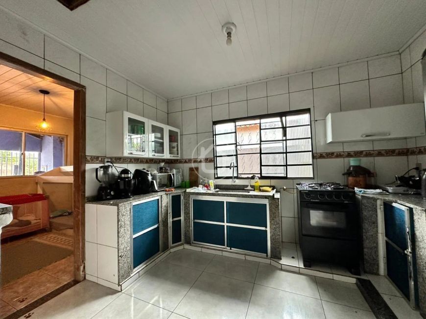 CASA 3 QUARTOS SENDO UMA SUÍTE