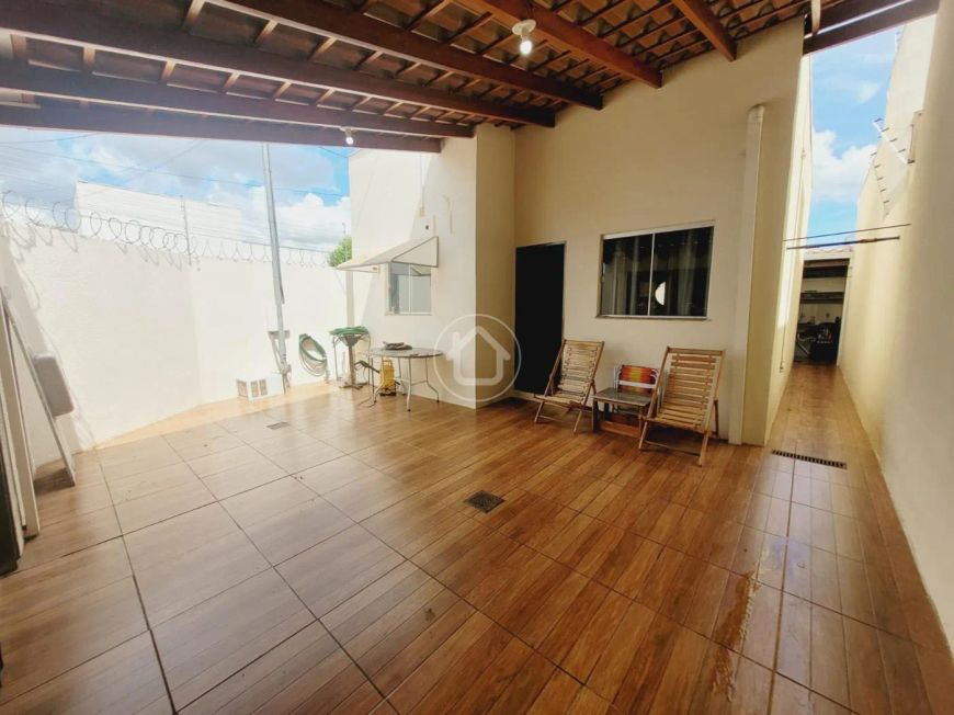 CASA DE ESQUINA 2 QUARTOS