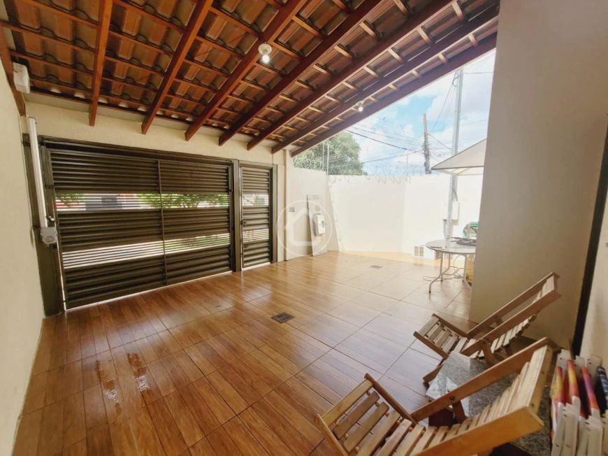 CASA DE ESQUINA 2 QUARTOS