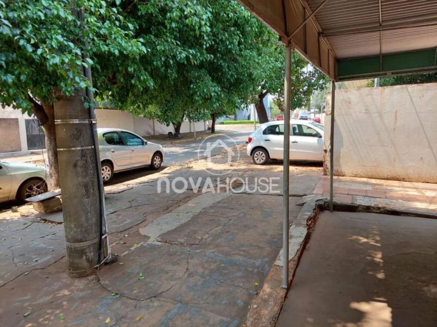 TERRENO SOB ESQUINA DA AV ZAHRAN