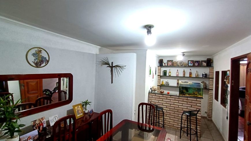 Linda casa no Arnaldo de Figueiredo, contendo:
