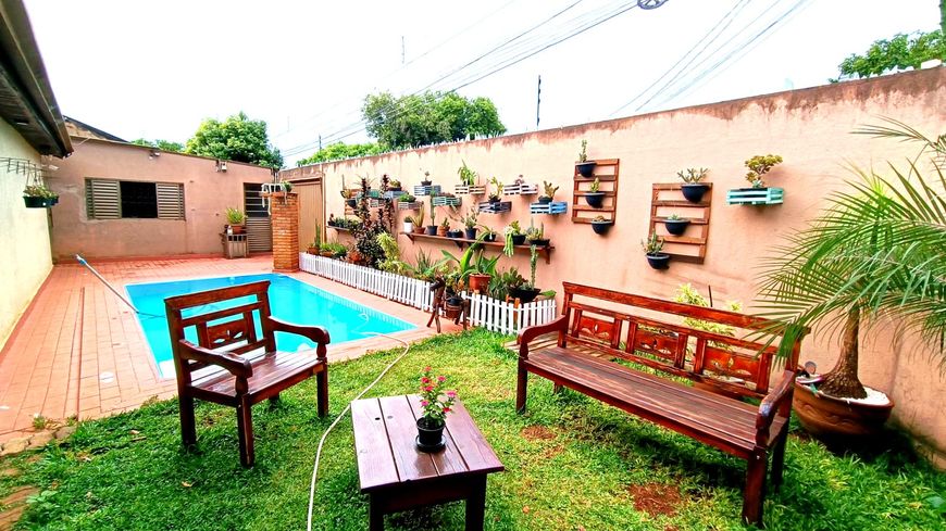 Linda casa no Arnaldo de Figueiredo, contendo: