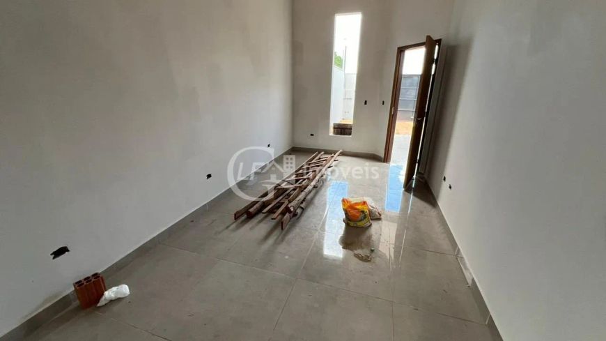 Imperdível oportunidade de casa à venda em Campo Grande-MS, Jardim Tijuca! 3 quartos, 1 suíte, 2 sal