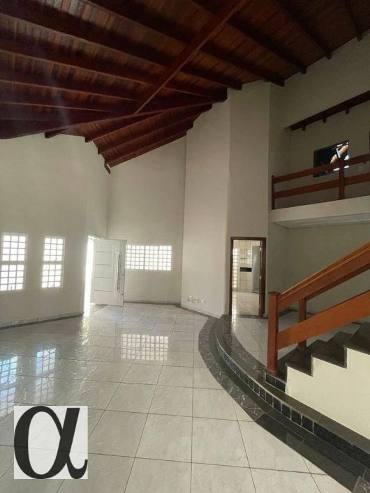 SOBRADO BEM LOCALIZADO NO CARANDÁ