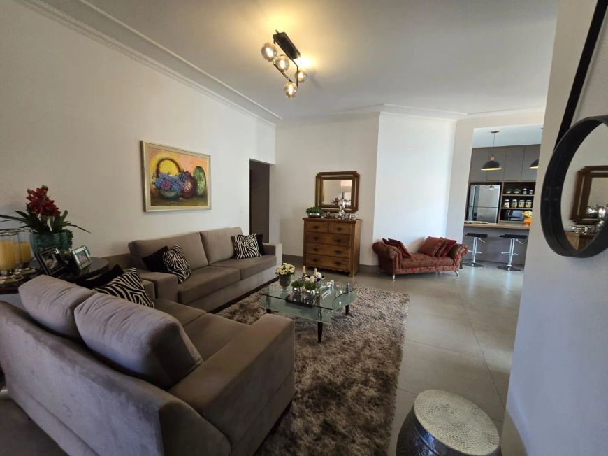 Casa Térrea com 3 Suítes e cozinha com armários planejados - Carandá Bosque