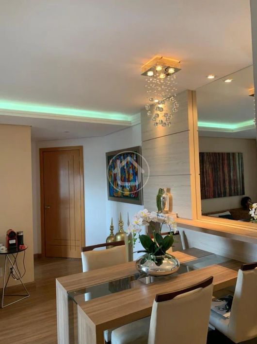 APARTAMENTO MOBILIADO 3 DORMITORIOS