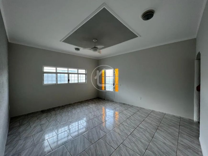 CASA COM 4 DORMITÓRIOS NO JARDIM NOROESTE