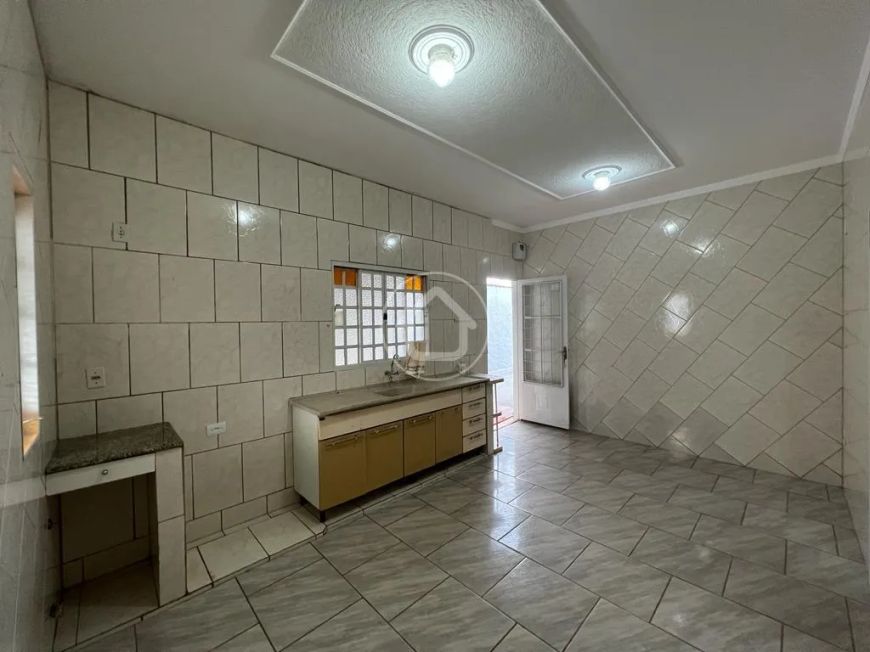 CASA COM 4 DORMITÓRIOS NO JARDIM NOROESTE