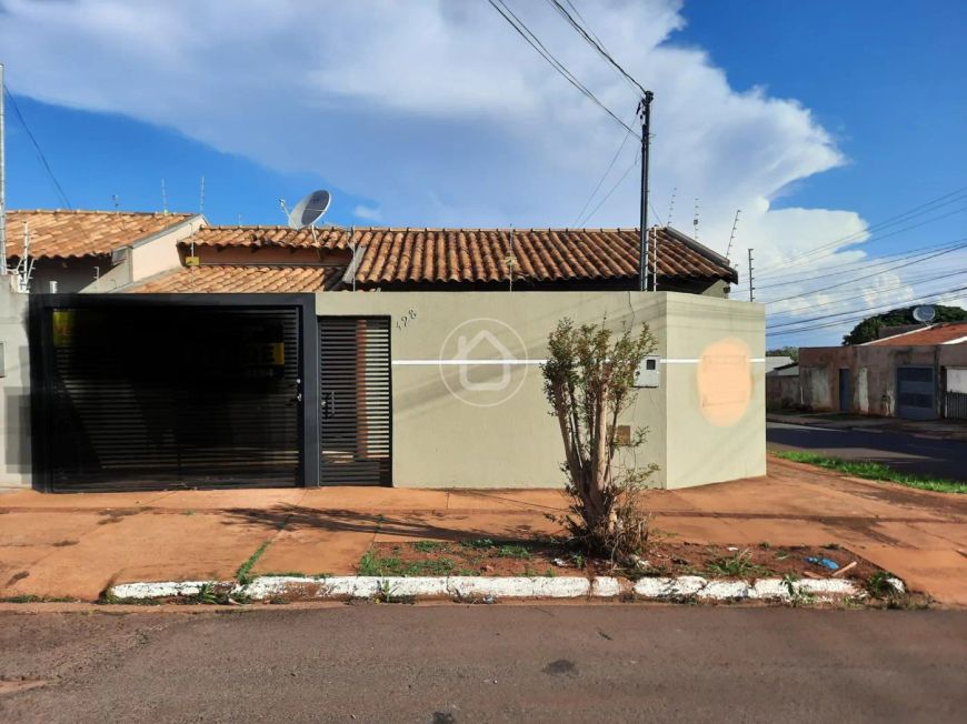 CASA NO BAIRRO SANTO EUGÊNIO
