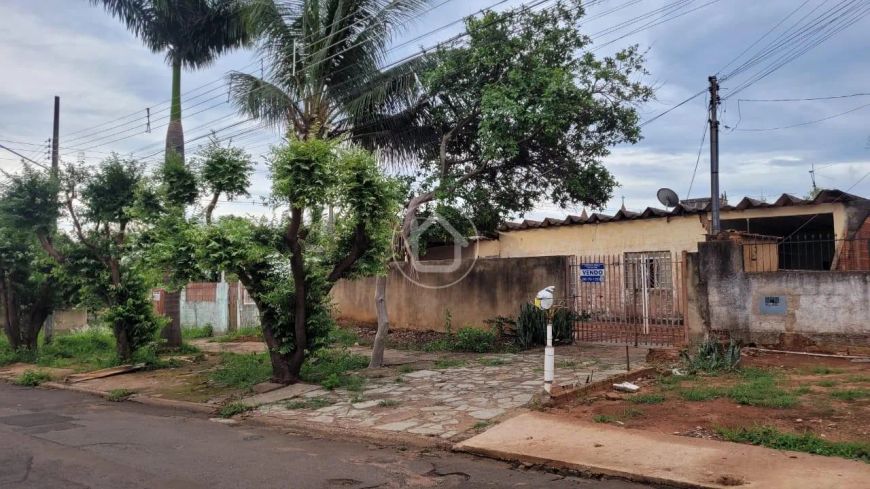 TERRENO DE ESQUINA NO TAVEIROPOLIS