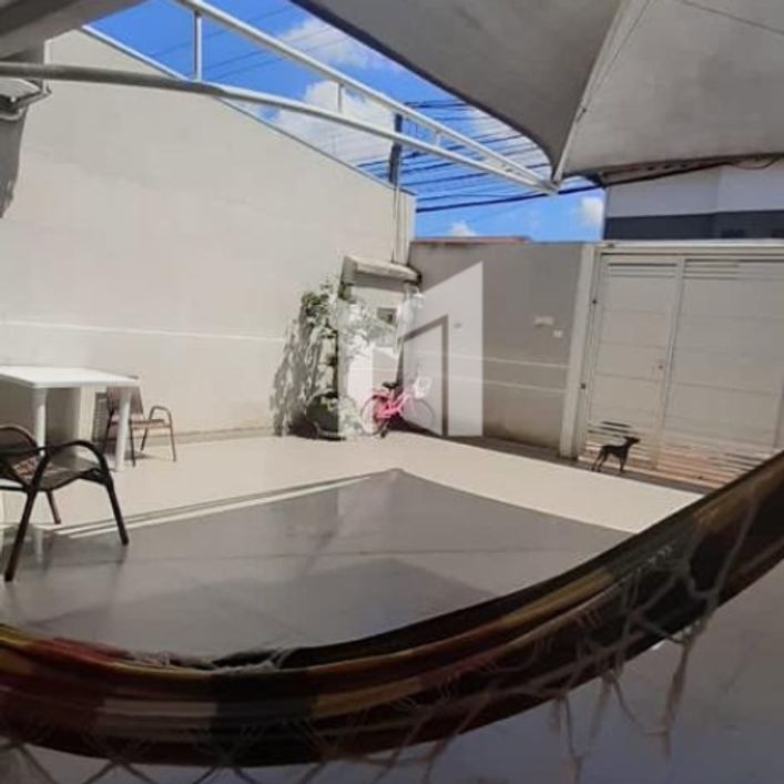 Sobrado 108m², 1 Suíte e 2 quartos, terreno 110m² em Carandá Bosque - Campo Grande - MS