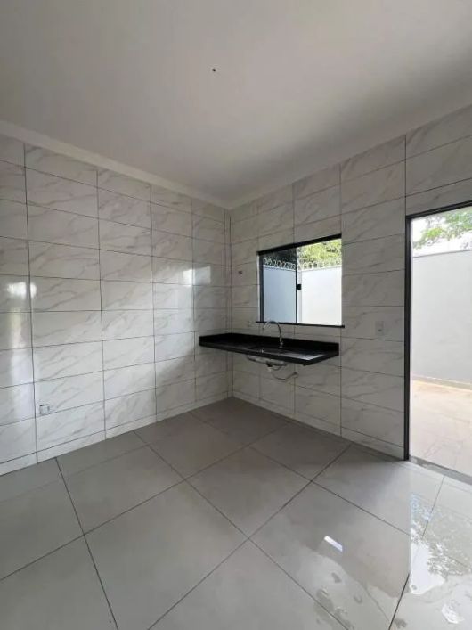 Casa moderna e espaçosa no Bairro Jardim Itamaracá!