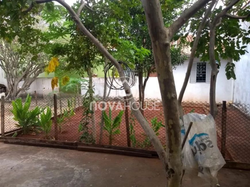 DUAS CASAS NO MESMO TERRENO DE 520M² - (CASA 01 126M² E CASA 02 66M²) BAIRRO CORONEL ANTONINO