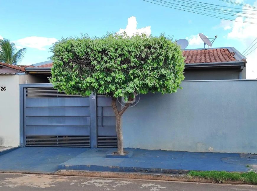 CASA COM 04 DORMITORIOS