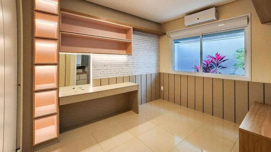 Linda casa com 04 suítes no Dahma I