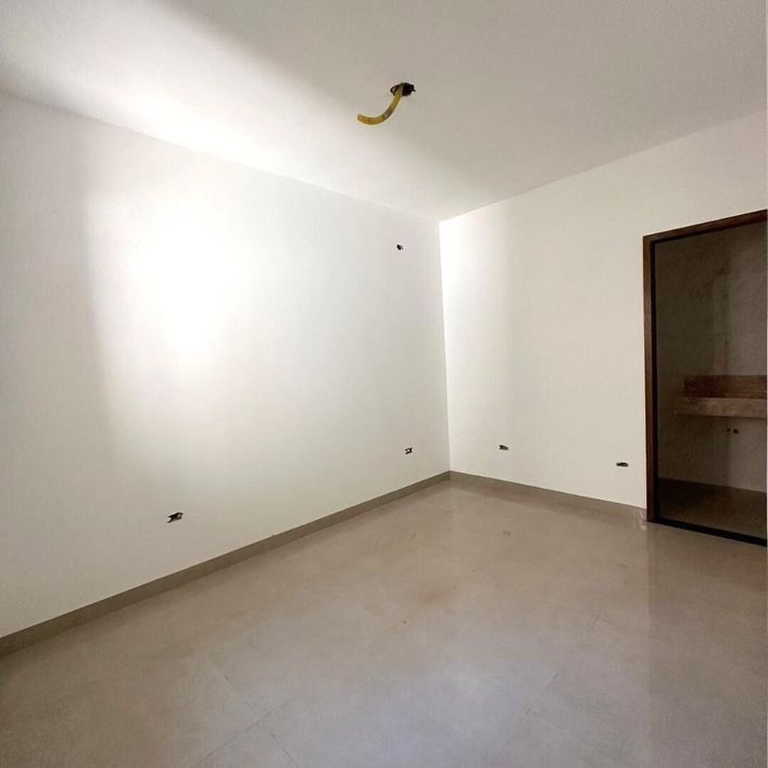 Casa para venda tem 133m² com 3 suítes em Vila Carvalho - Campo Grande - MS