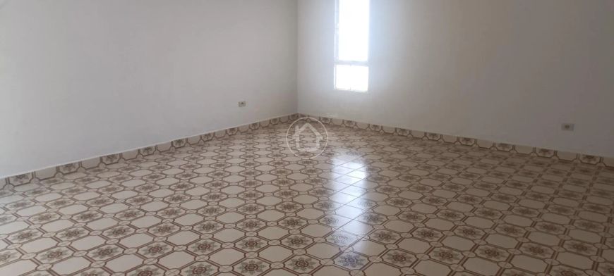 OPORTUNIDADE: CASA COM PONTO COMERCIAL
