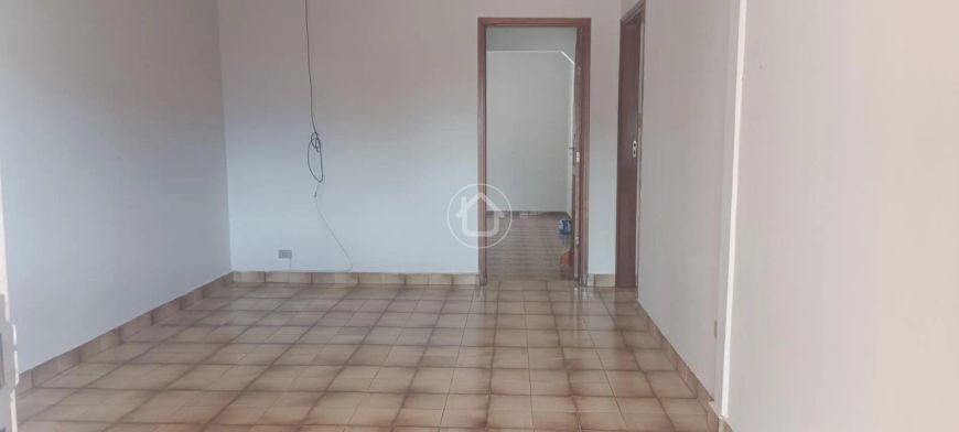OPORTUNIDADE: CASA COM PONTO COMERCIAL