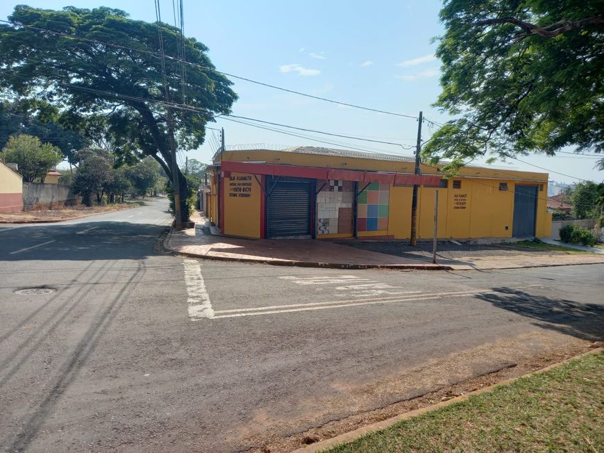 IMÓVEL COMERCIAL DE ESQUINA NA VILA PLANALTO