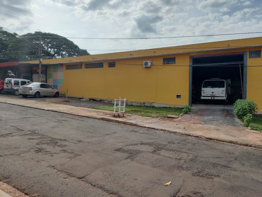 IMÓVEL COMERCIAL DE ESQUINA NA VILA PLANALTO