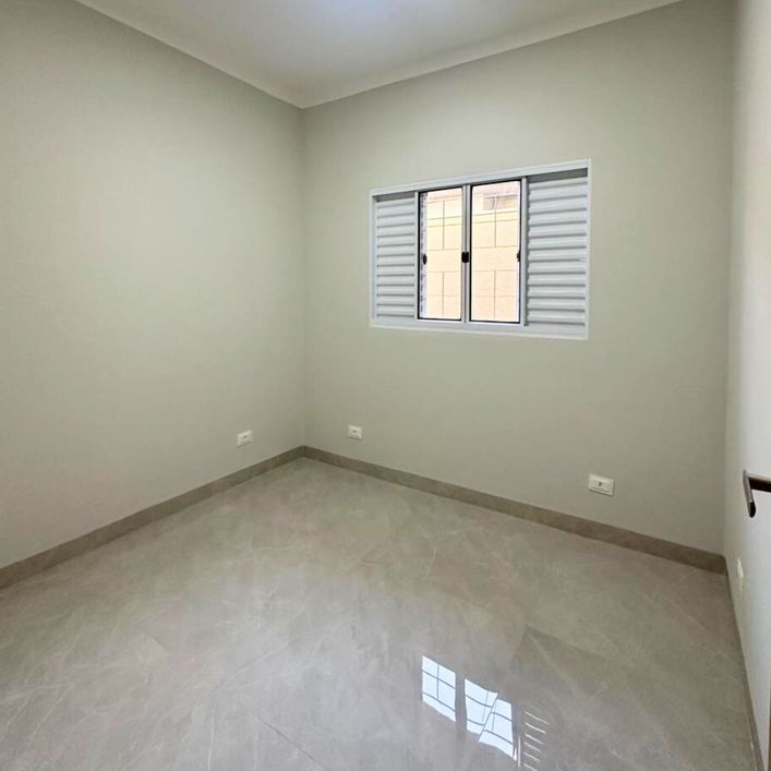 Casa com 3 quartos sendo 1 suíte, área gourmet no Jardim Tijuca em Campo Grande - MS