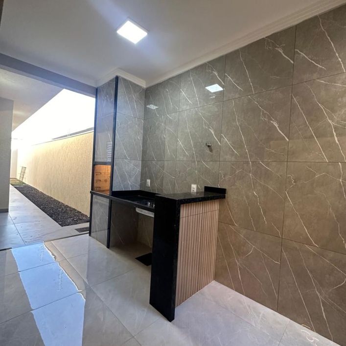 Casa com 3 quartos sendo 1 suíte, área gourmet no Jardim Tijuca em Campo Grande - MS