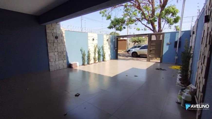 Casa térrea com 03 quartos