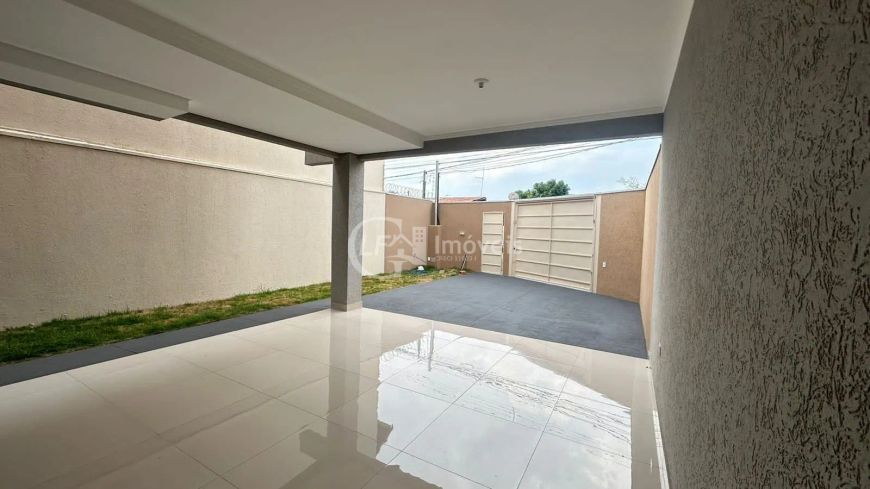 Casa à venda em Campo Grande-MS, no Portal do Panamá: 3 quartos, 1 suíte, 1 sala, 3 banheiros, 3 vag