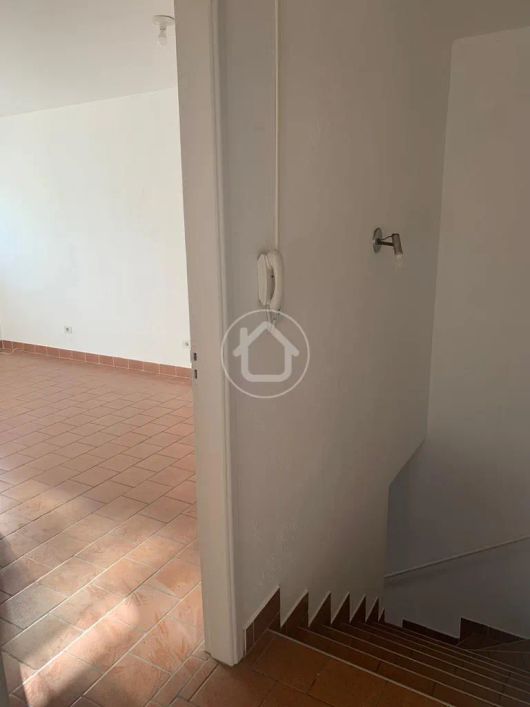 SOBRADO NA COM SUITE NO 1º PISO