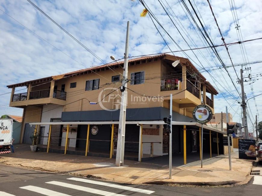 Salão Comercial à Venda em Campo Grande-MS, Bairro Vila Progresso: 7 Salas, 5 Banheiros, 4 Vagas, 40