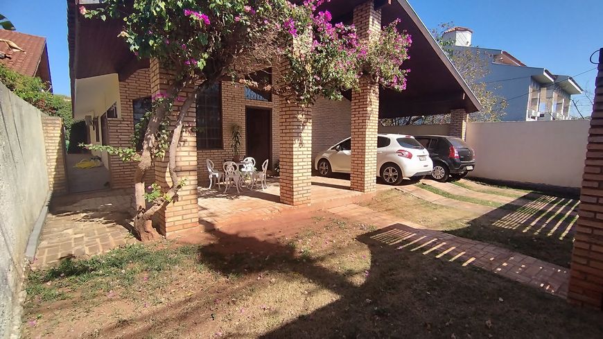 Casa no Vilas Boas, espaçosa, área gourmet c/ piscina, R$890mil.